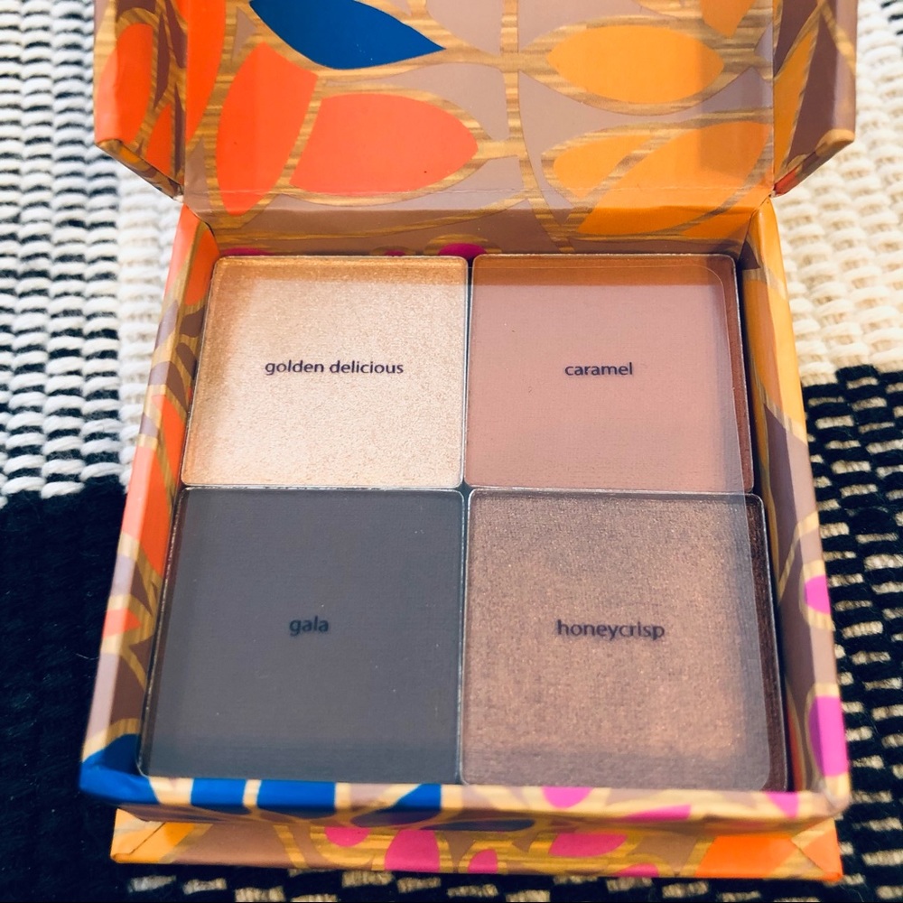 Tarte APPLE OF MY EYE Amazonian Clay Shadow Quad - Picture 2 of 4